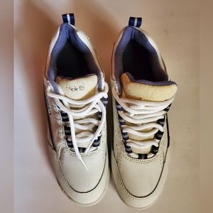 Womens size 6.5 bowling shoes